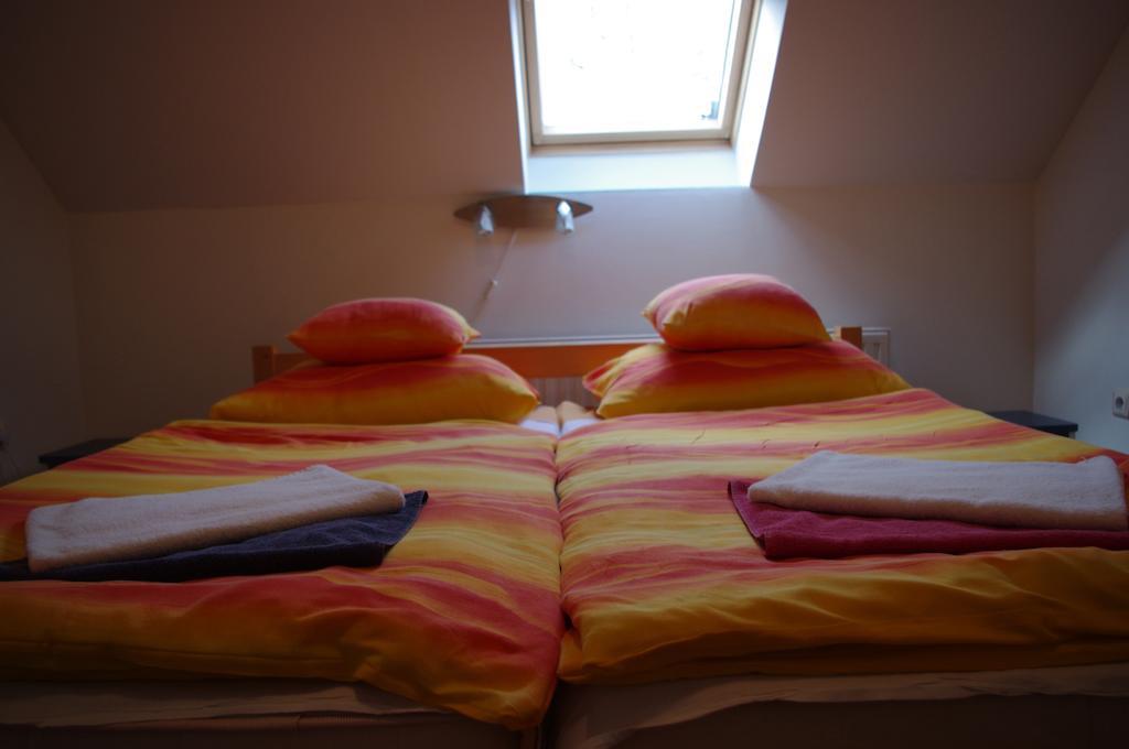 Vadszolo Szallo Es Etterem Bakonybél Zimmer foto